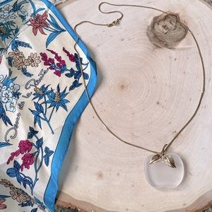 VTG- Teacher’s Anyone? ‘80s Frosted Glass Apple Necklace